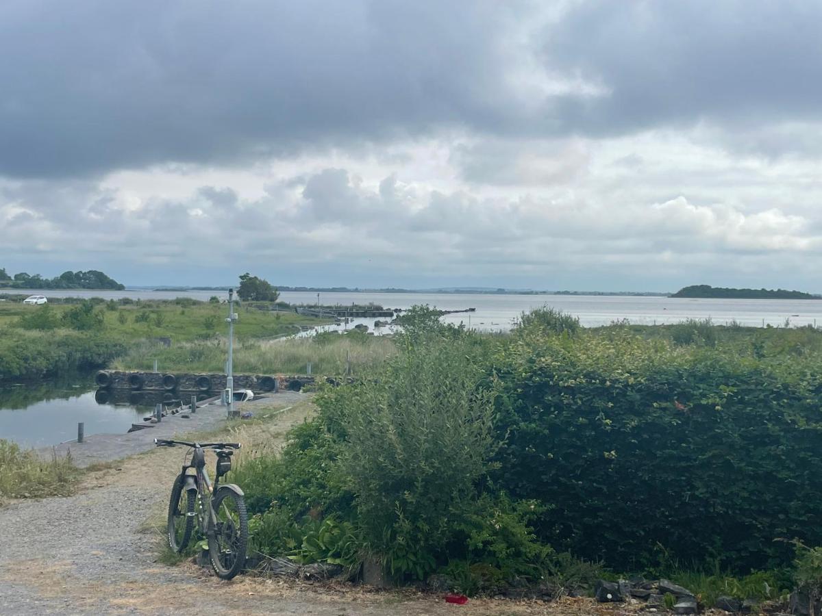 Lakeland Midsummer Lakehouse Oughterard Eksteriør bilde